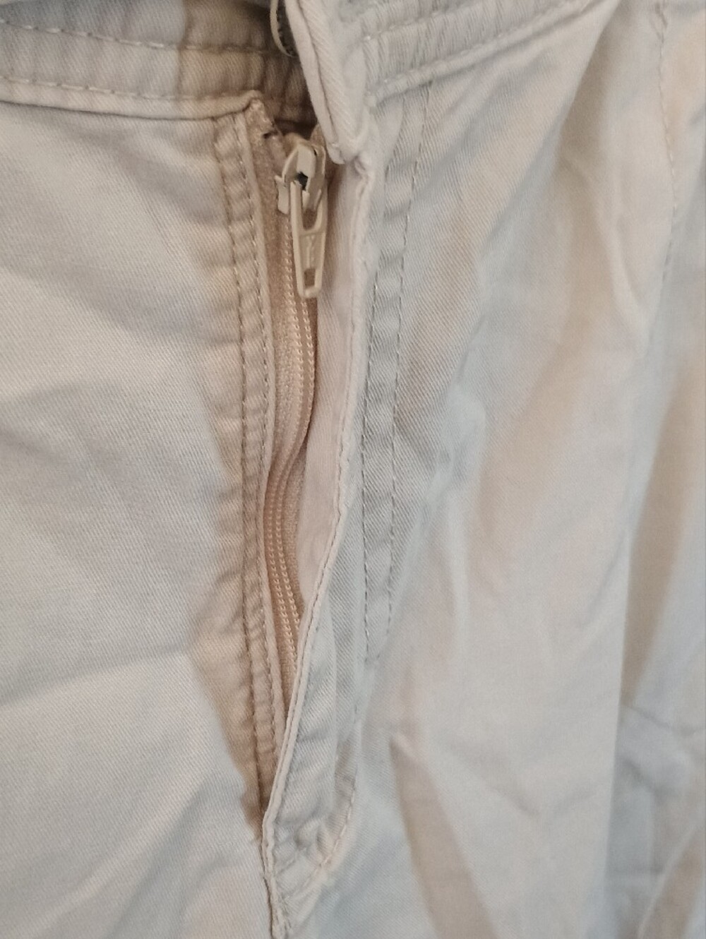 Gloria Vanderbilt Cream Embroidered Capri Pants - Picture 7 of 11
